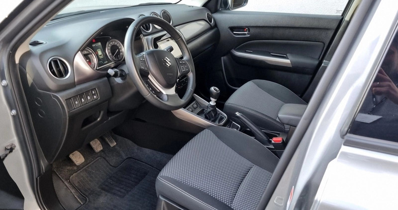 Suzuki Vitara cena 79900 przebieg: 50740, rok produkcji 2021 z Gdynia małe 781